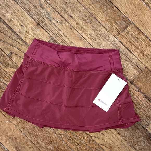 lululemon athletica Dresses & Skirts - NWT Lululemon Pace Rival tennis REGULAR LENGTH Mulled Wine Skirt 13" Size 4
